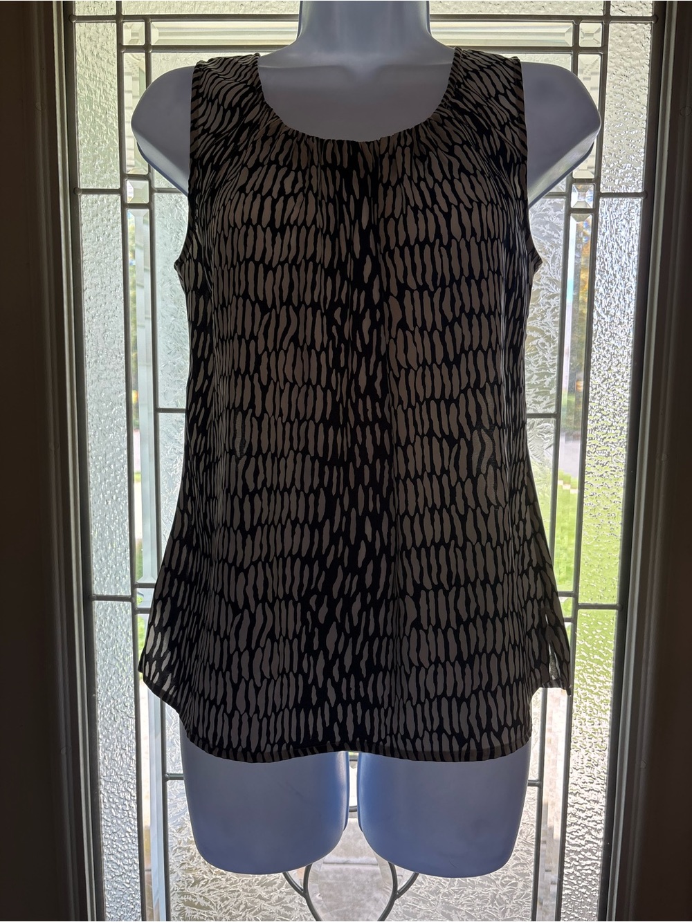 Chico's Black and White Abstract Print Sleeveless Camisole Top